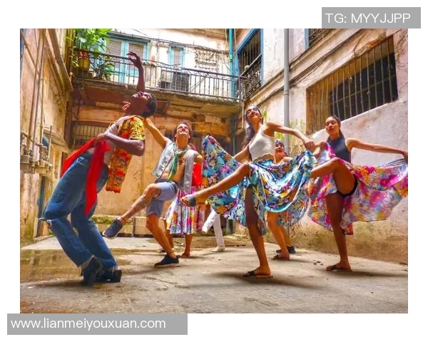 足球明星的舞动人生：跳伦巴与激情的完美结合